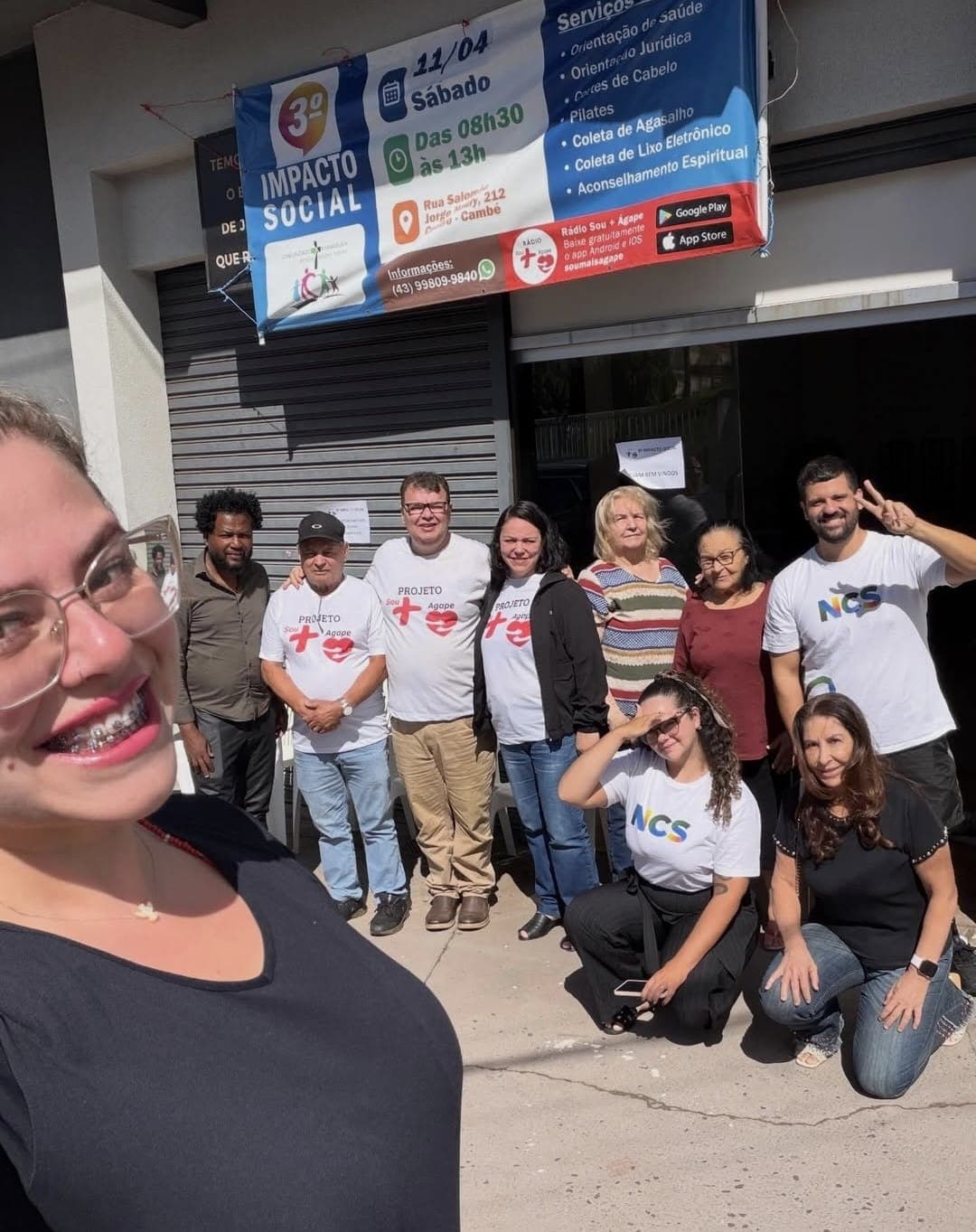 Voluntários em ação comunitária apoiada pela NCS.